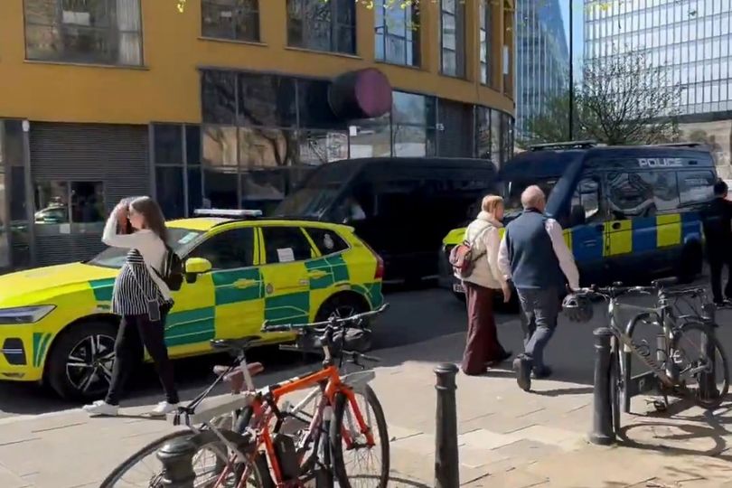 Tate Modern evacuated as police, ambulance and fire crews swarm scene ...