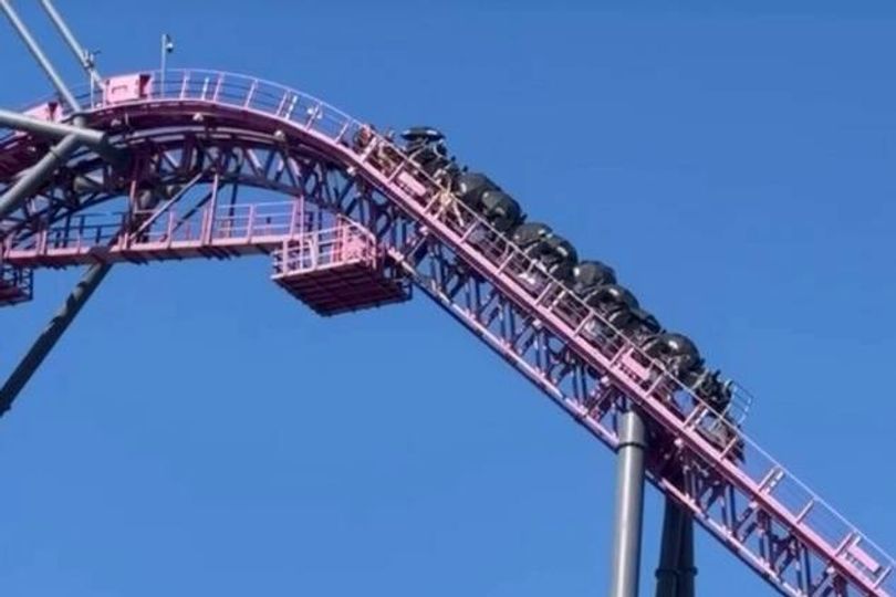 Warner Bros theme park rollercoaster breaks down leaving 20 riders ...