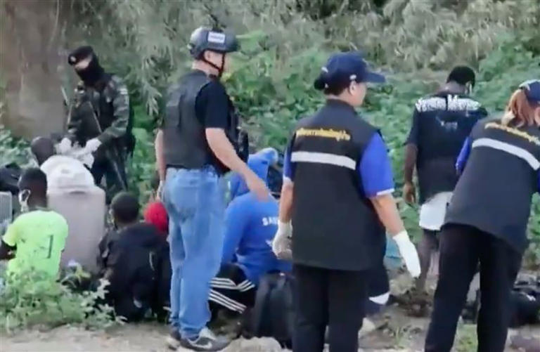 他揭密東南亞詐騙園區殘忍真相：博士、少年、工程師全被賣進地獄。（圖／翻攝自看看新聞）