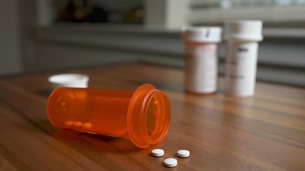 Michigan offers student loan help to providers treating opioid addiction