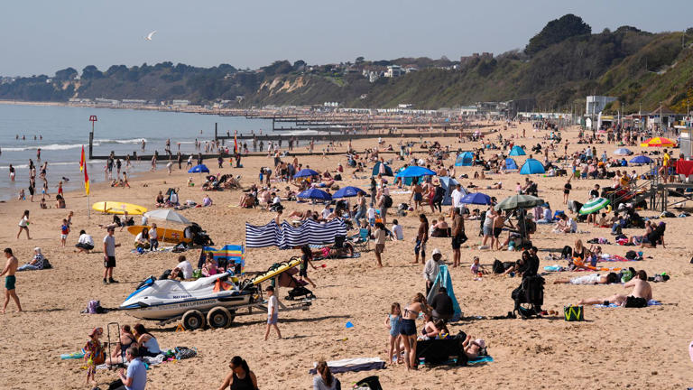 UK temperatures reach 26.6C before cooler weather arrives