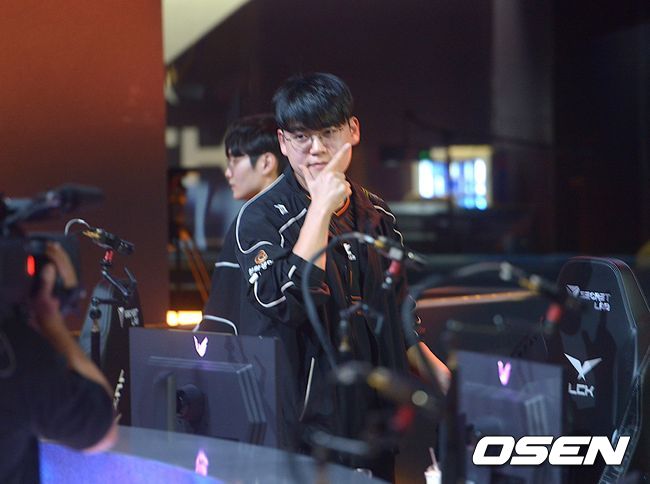 ‘구마유시 300승’ 한화생명, ‘카나비’ 맹활약 앞세워 DK 2-0 완파