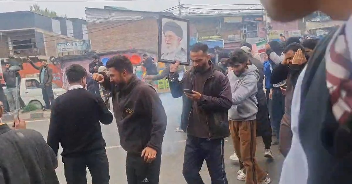 Kashmiri Shia Muslims celebrate US-Iran ceasefire