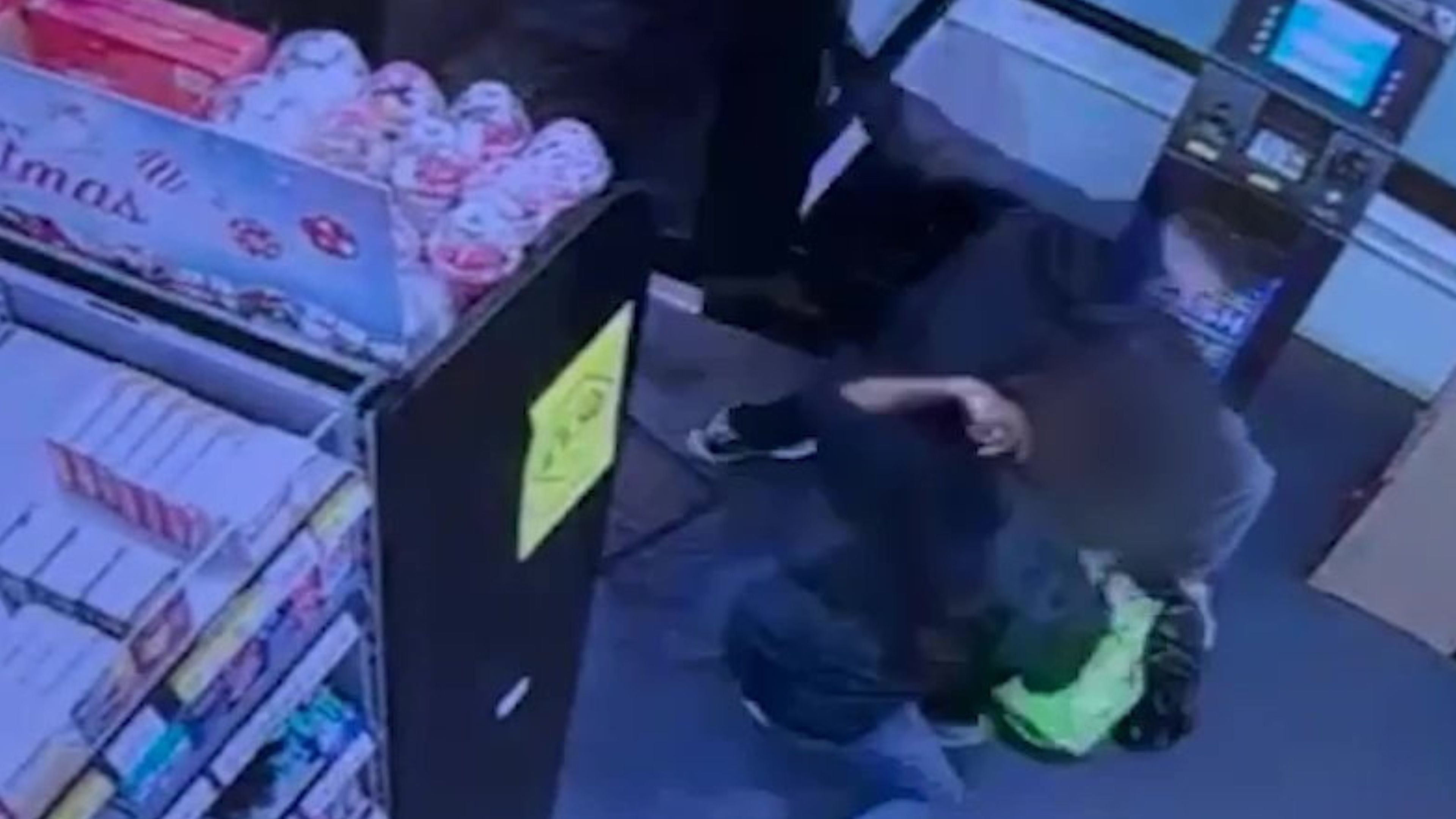 Shopkeeper hunting thieves who cost him £20k a year after police 'do ...