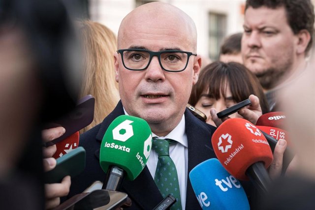 El delegado acusa a Ayuso de "dar la espalda a quienes más lo necesitan ...