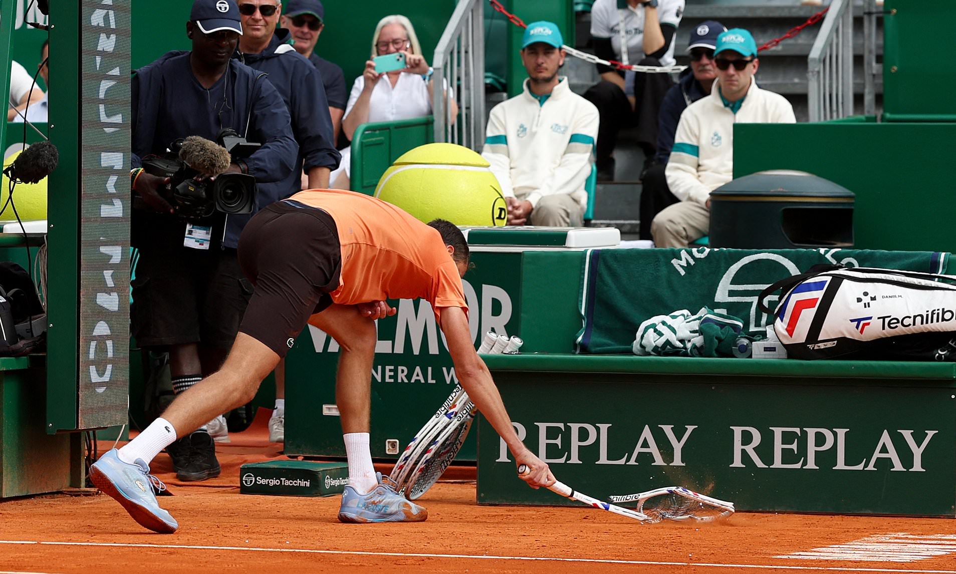 Daniil Medvedev smashes racket seven times in 40-second meltdown amid ...