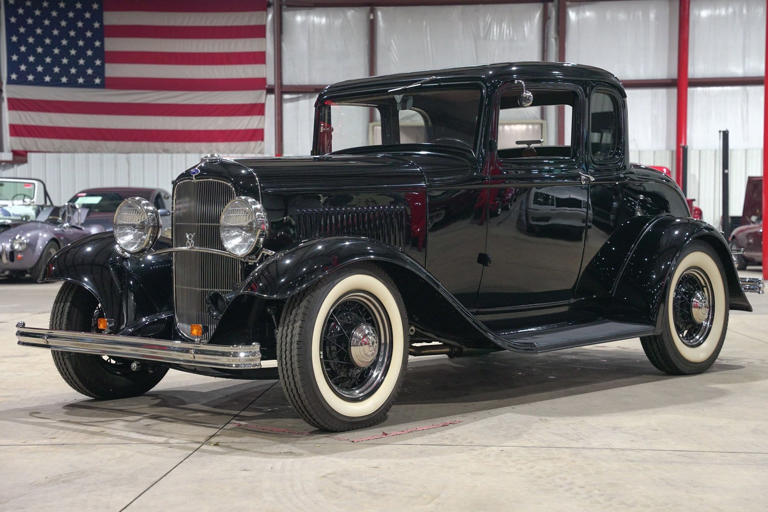 1932 Ford Model B coupe blends classic style with V8 power in collector ...