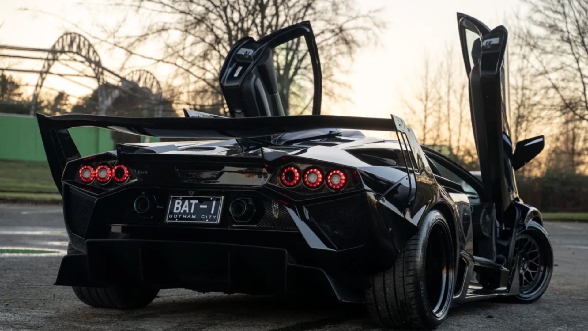 Photos: Liberty Walk turns classic Lamborghini into wild Batmobile ...