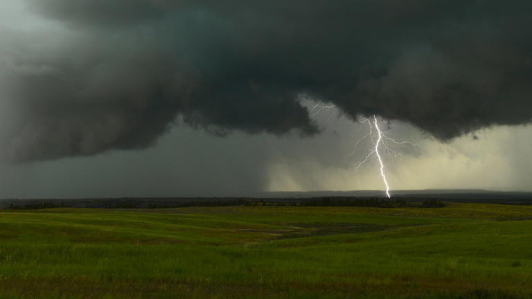 Plains face severe storms with damaging winds and flooding rain risk
