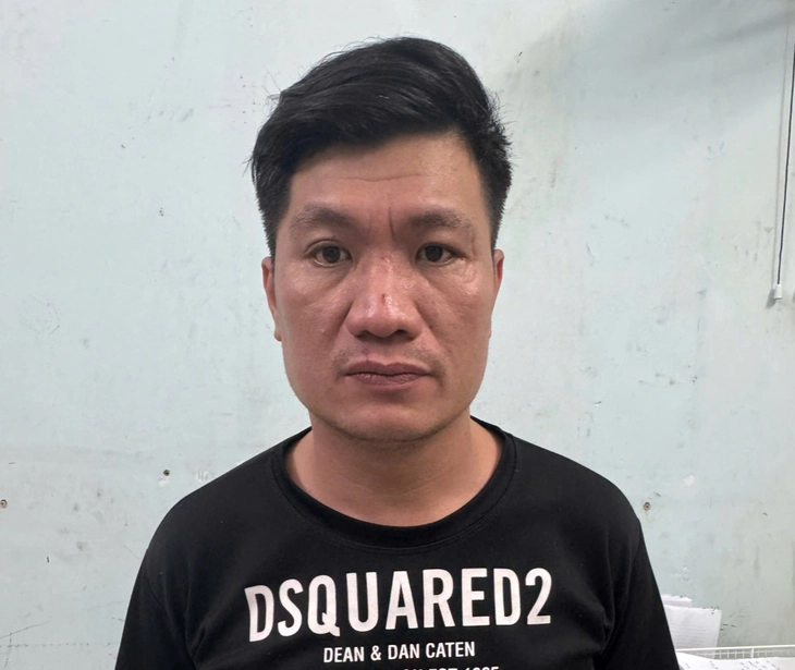 Nguyễn Văn Ý, người hành hung cụ bà bán bánh bèo tại phường Quy Nhơn Nam, Gia Lai, tại cơ quan điều tra - Ảnh: Công an tỉnh Gia Lai
