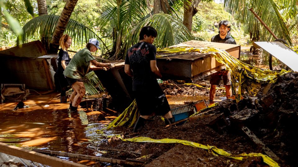 Hawaii faces another major flood threat 2 weeks after its worst flooding in 20 years<br><br>