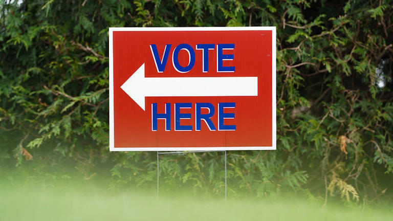 When is the deadline to register for the Pennsylvania primary?