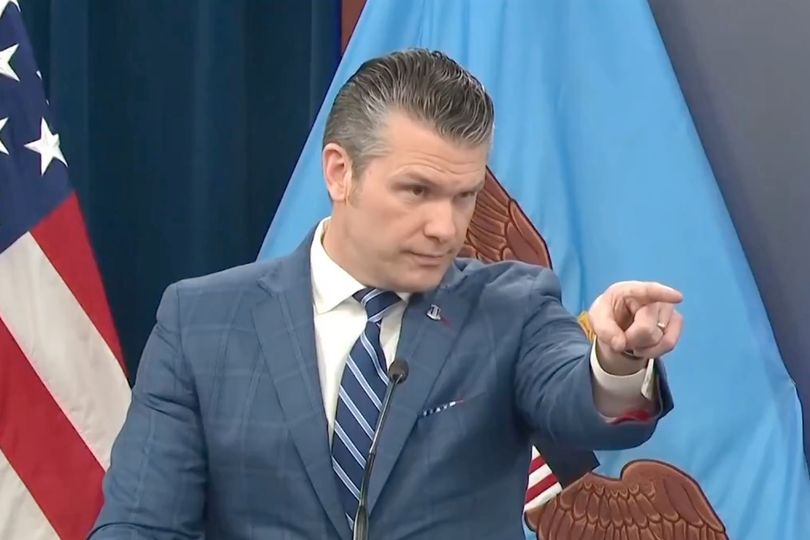 Seething Hegseth yells at 'rude' reporter then mutters 2-word comment ...
