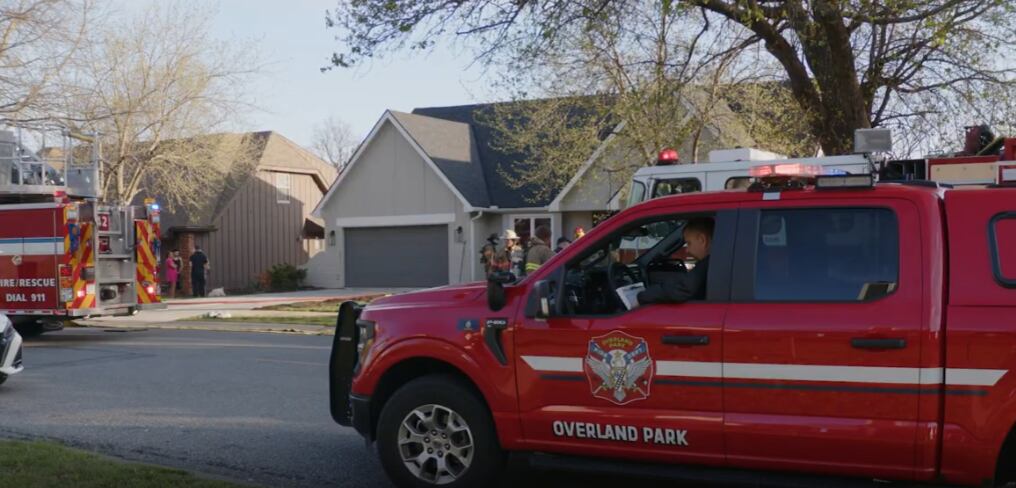 Smoke alarms alert residents to morning fire in Overland Park