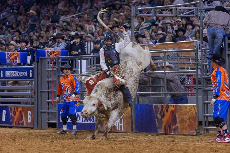 Bourg bull rider Dustin Boquet to compete in New Orleans Superdome