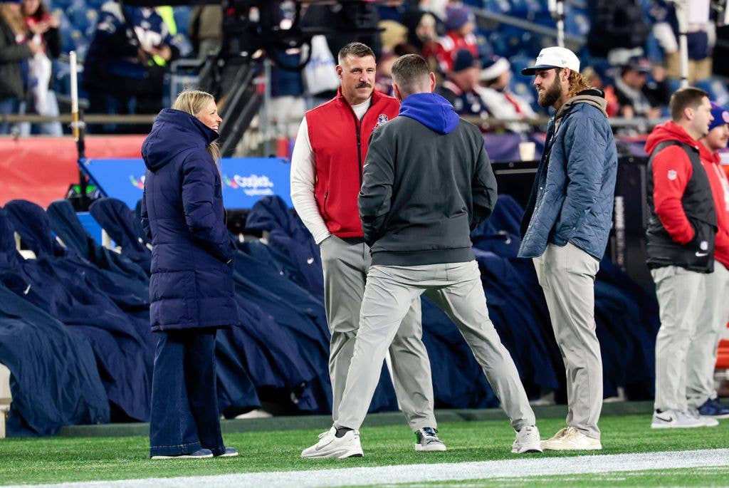 Meet Patriots' coach Mike Vrabel wife of 26 years and their two sons