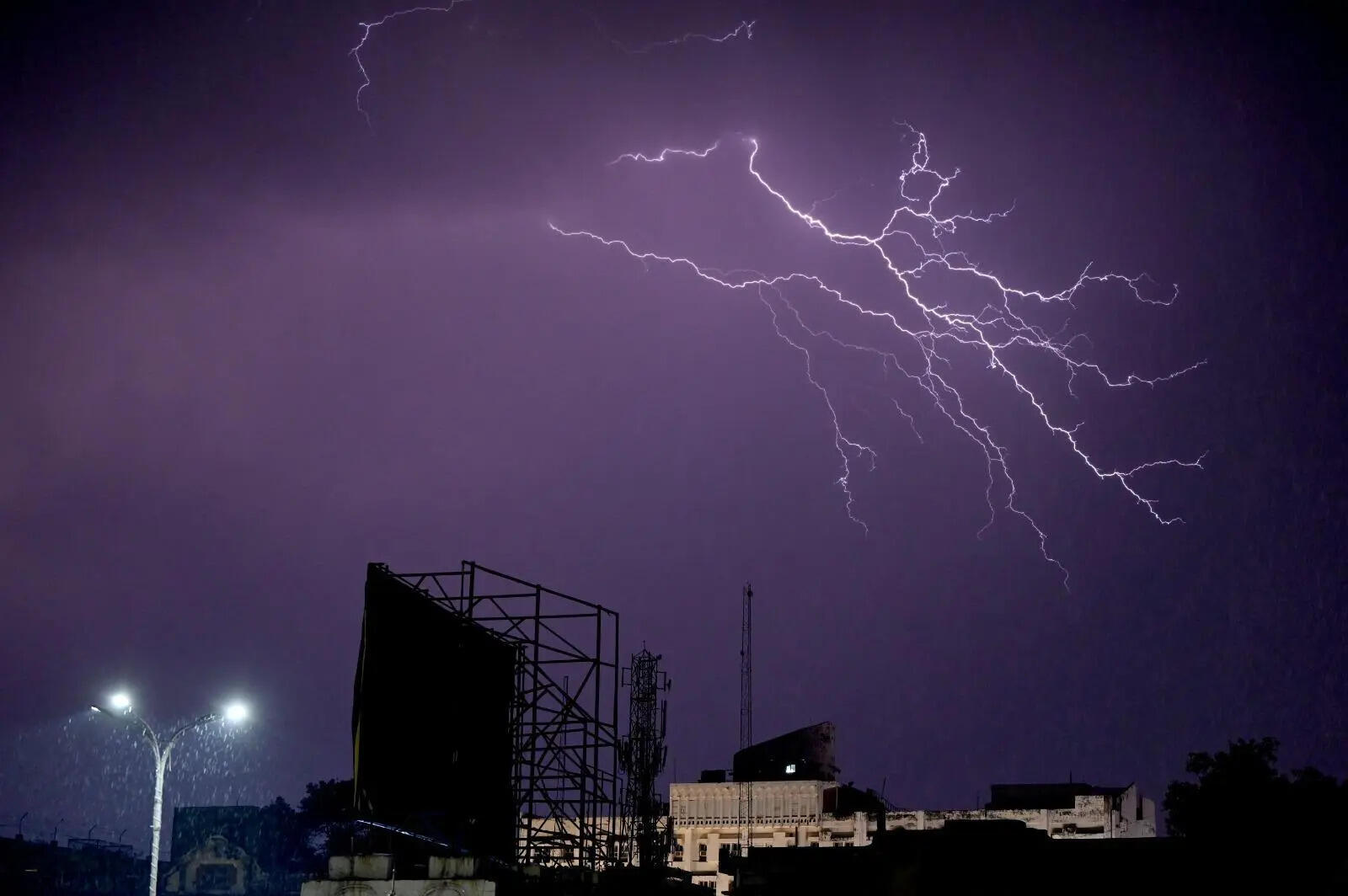 April feels like Feb as thunder and lightning keep mercury cool