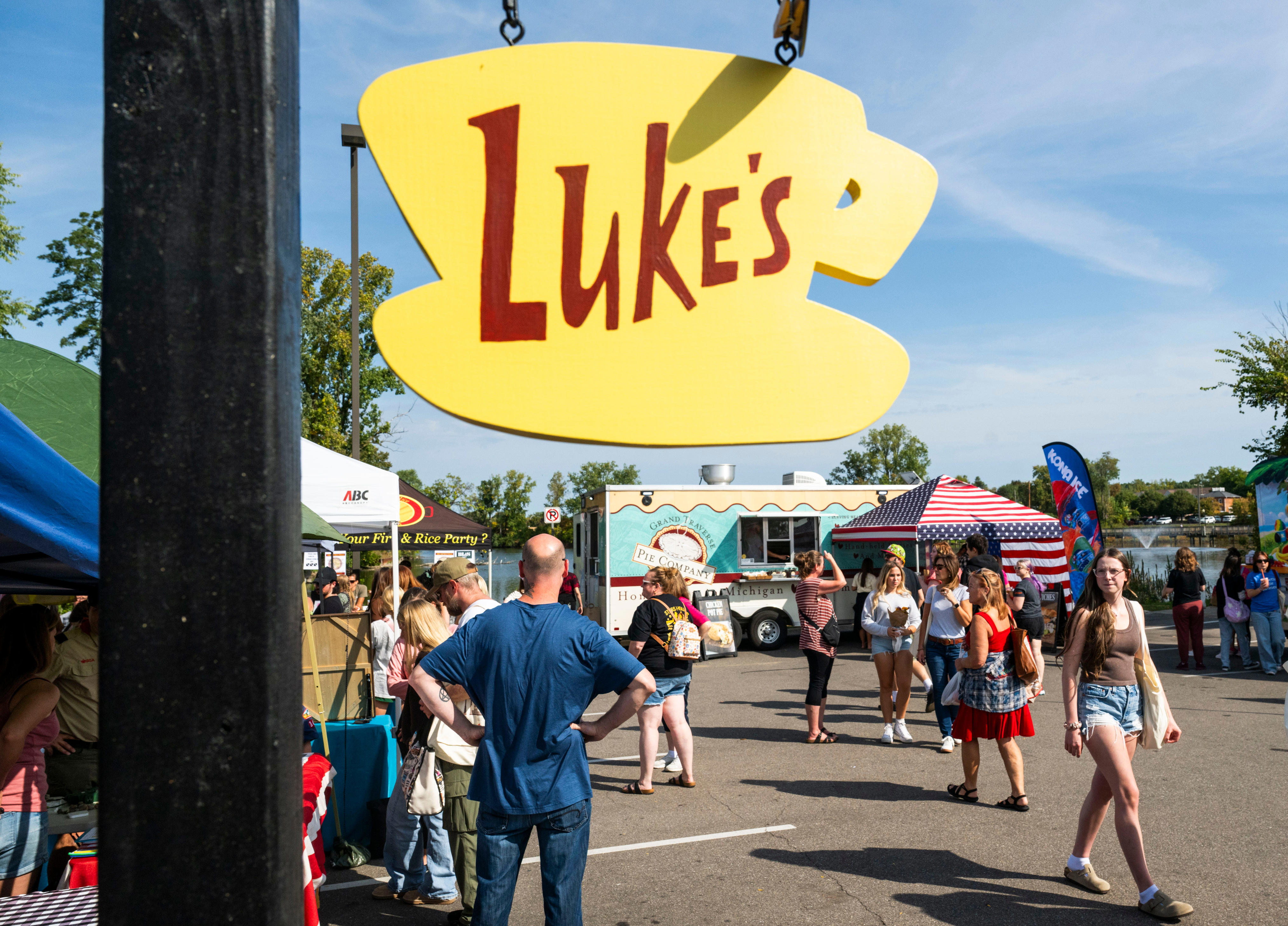 'Gilmore Girls' fan favorite returning for fall's Stars Hollow event