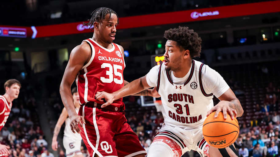 South Carolina basketball guard Cam Scott enters the transfer portal