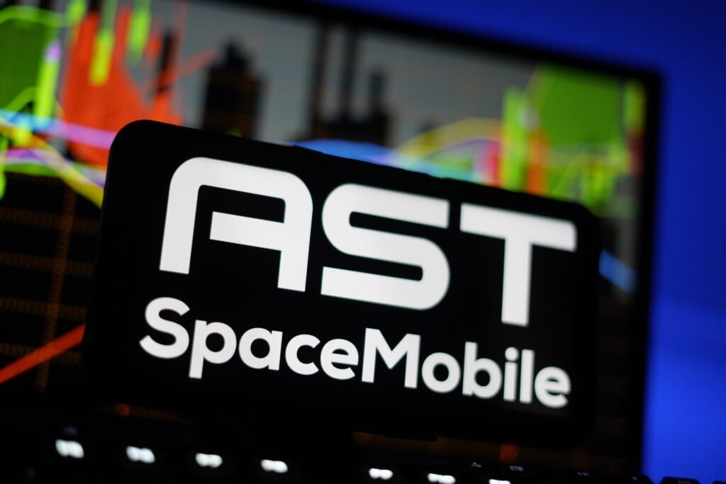 ASTS shares climb as satellite expansion, sector buzz lift sentiment