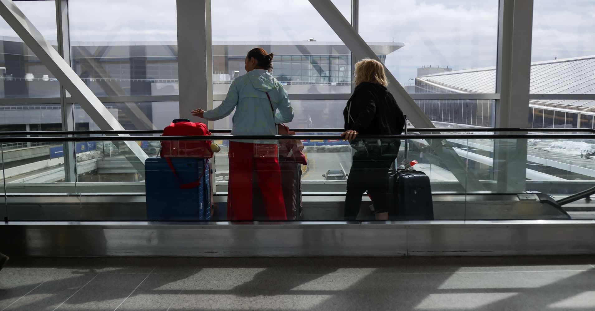 Save on Flights Amid Airline Price Hikes