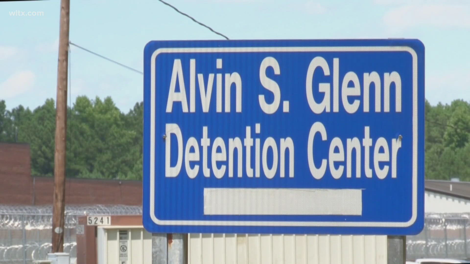 Stabbing at jail, deputies investigating