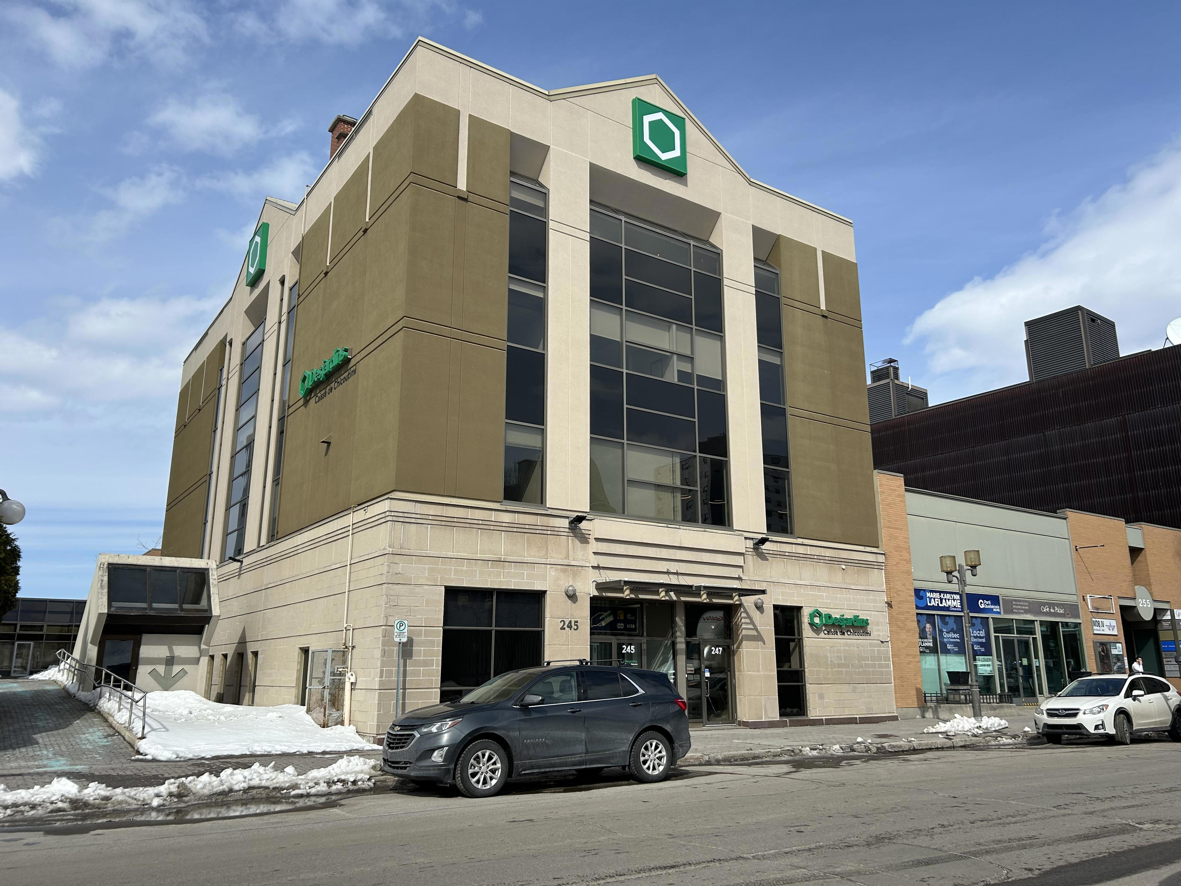 La succursale Desjardins sur la rue Racine à Chicoutimi fermera en 2027