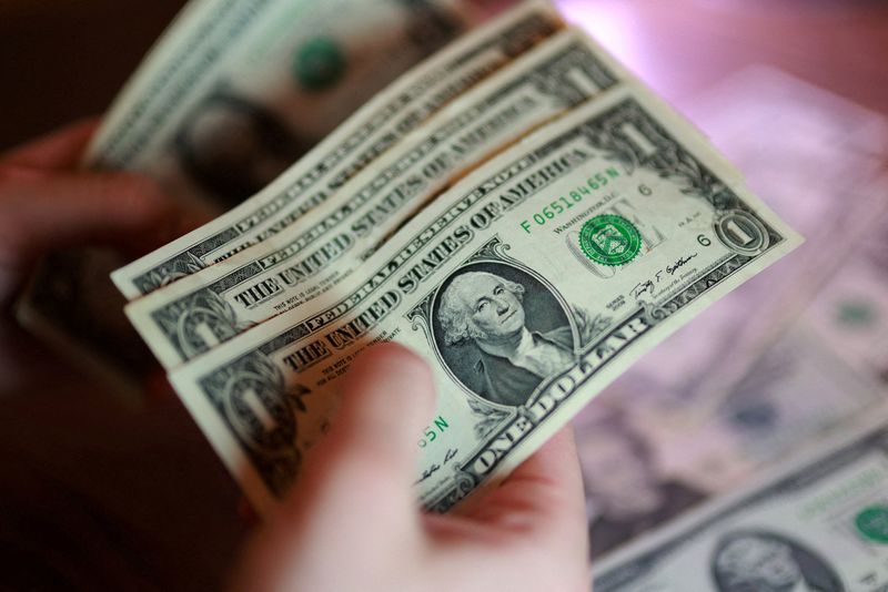 Dollar struggles to rebound as fragile US-Iran ceasefire keeps markets wary