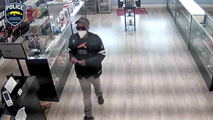 Police searching for suspect after armed robbery at Lebanon vape shop