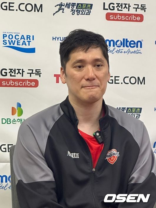 역시 레전드 맞네! 은퇴식 끝나고 한 시간 넘게 팬들 사인 다해주고 간 함지훈 [오!쎈 울산]