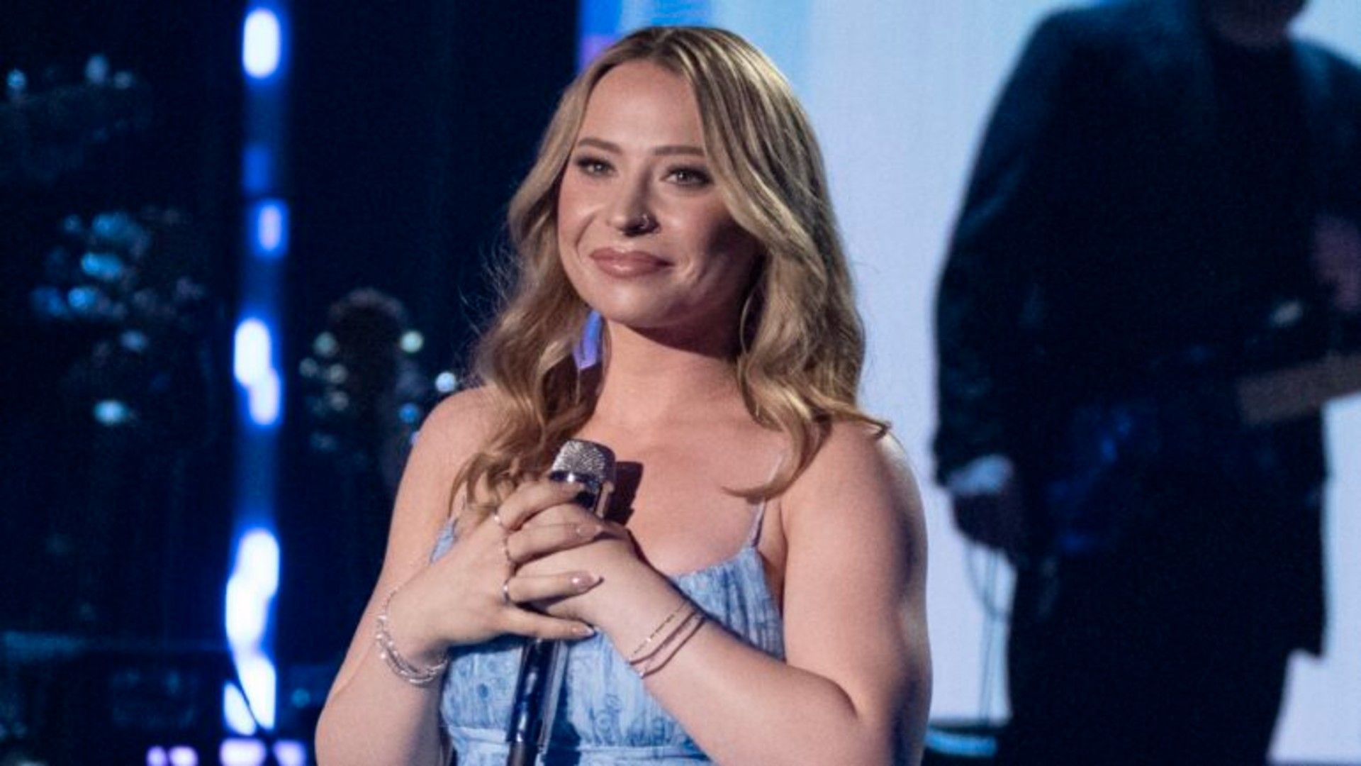 American Idol's Rae reacts to Lionel Richie saving her, while his ...