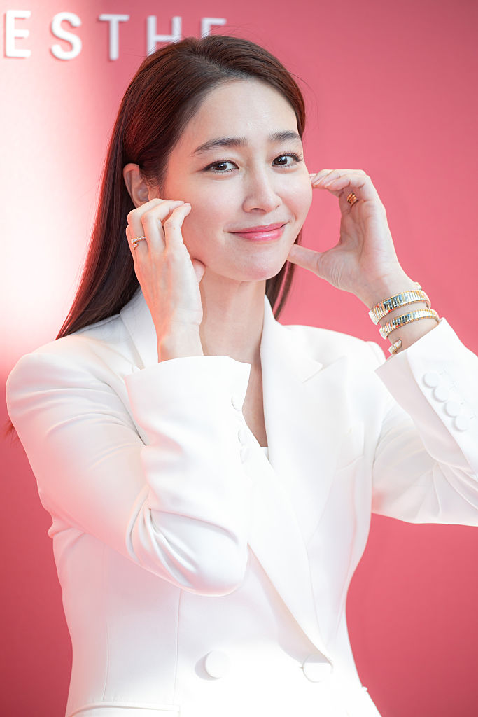 Bà xã Lee Byung Hun tiết lộ điều thú vị về con gái 2 tuổi