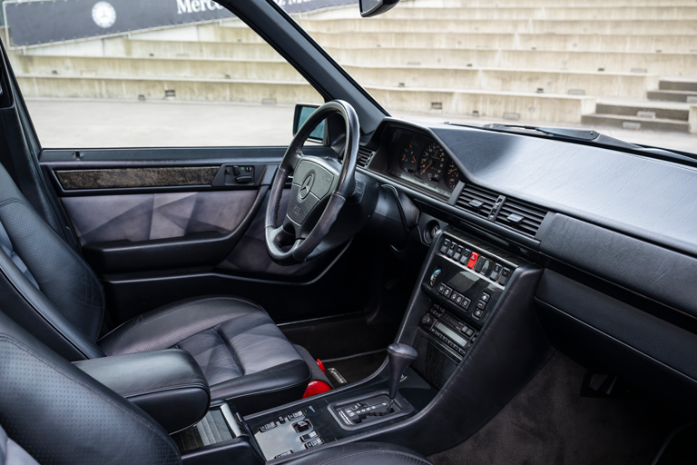 Mercedes-Benz E60 AMG: Devil in disguise