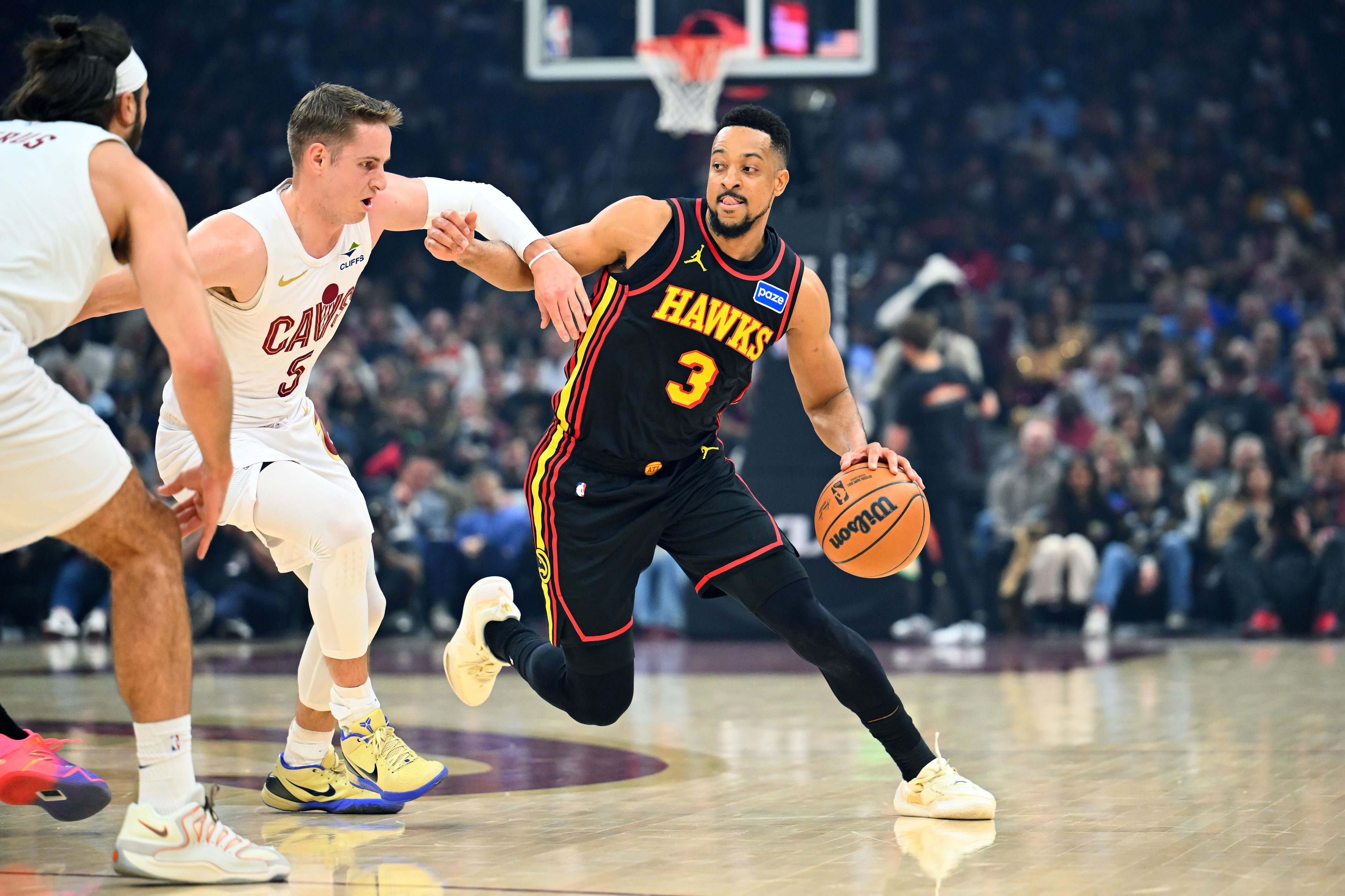 Hawks’ fourth quarter comeback falls short, lose to Cavs 122-116