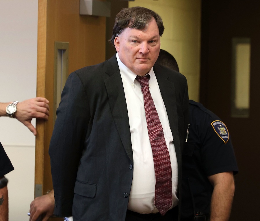 Accused Gilgo Beach serial killer admits to strangling 8 women<br><br>