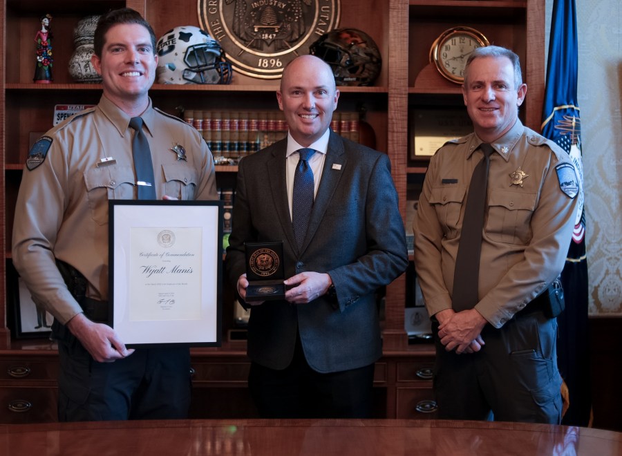 Ranger who jumped into Provo River to save paddleboarder honored with award<br><br>