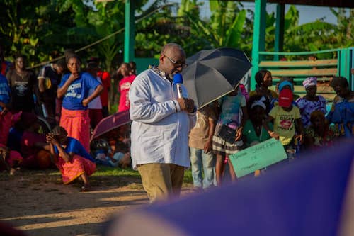 Ferveur populaire pour la tournée du Pr Charles Edgar Mombo dans la Doutsila