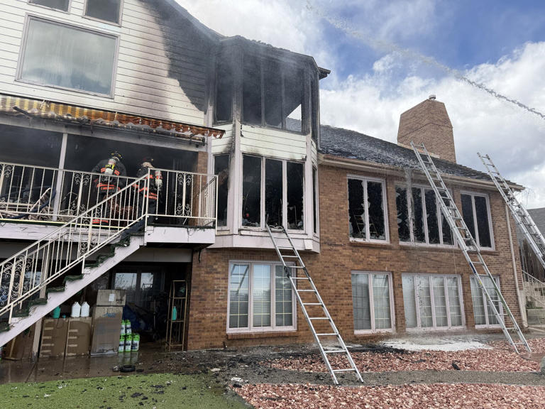 2 cats, dog dead after house fire in Jefferson County