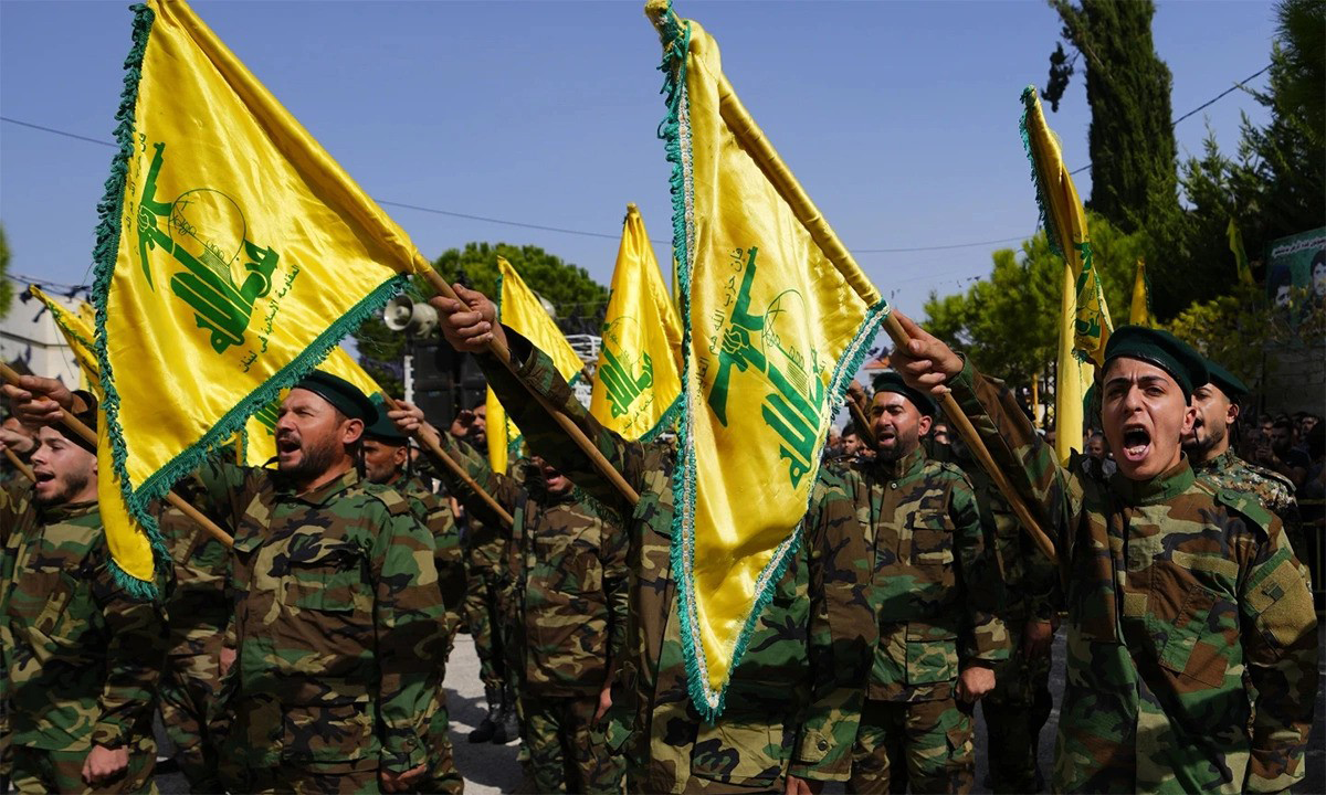 Hezbollah lần đầu tập kích Israel sau lệnh ngừng bắn Trung Đông