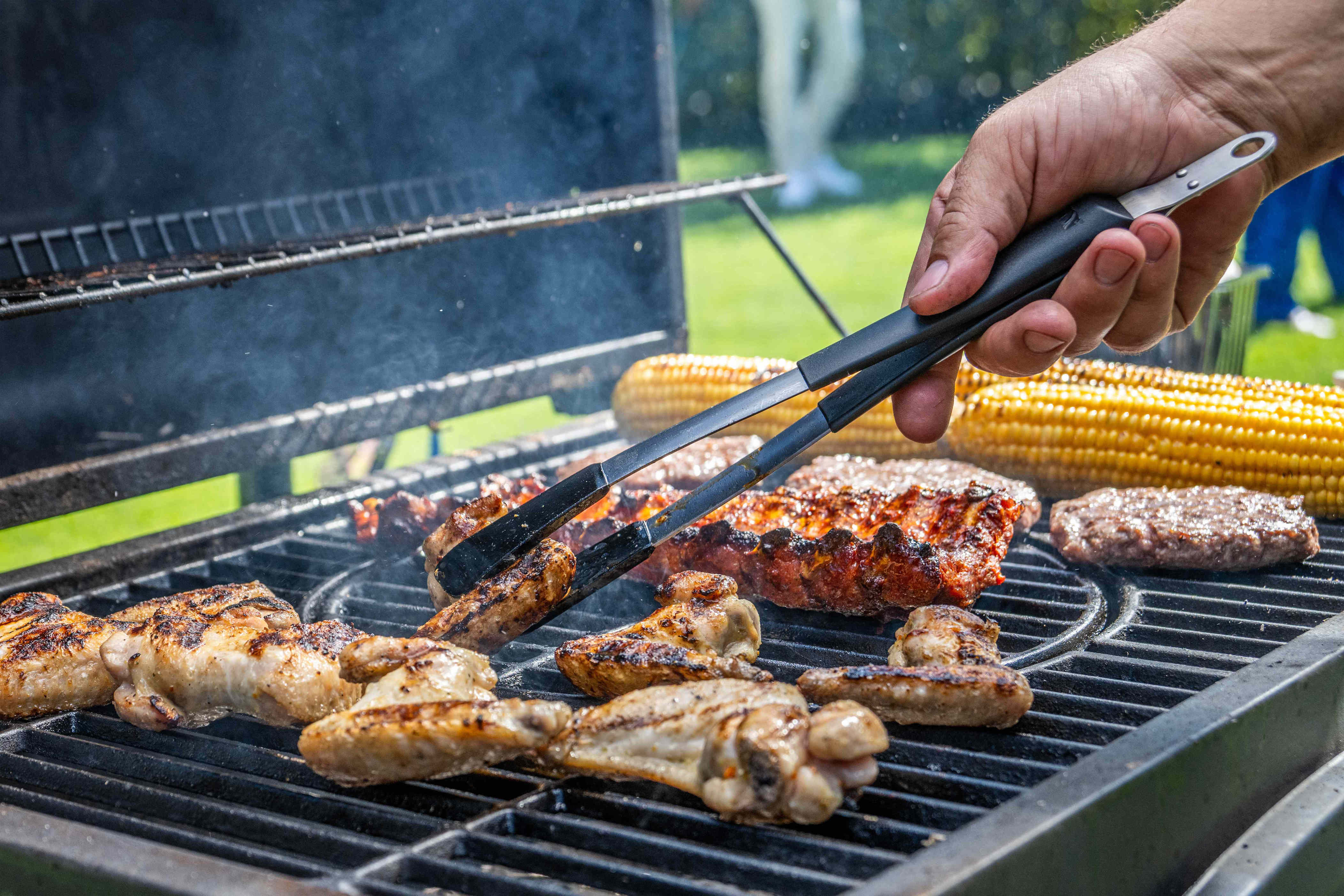 We asked pitmasters and pro cleaners how to clean rusty grill grates ...
