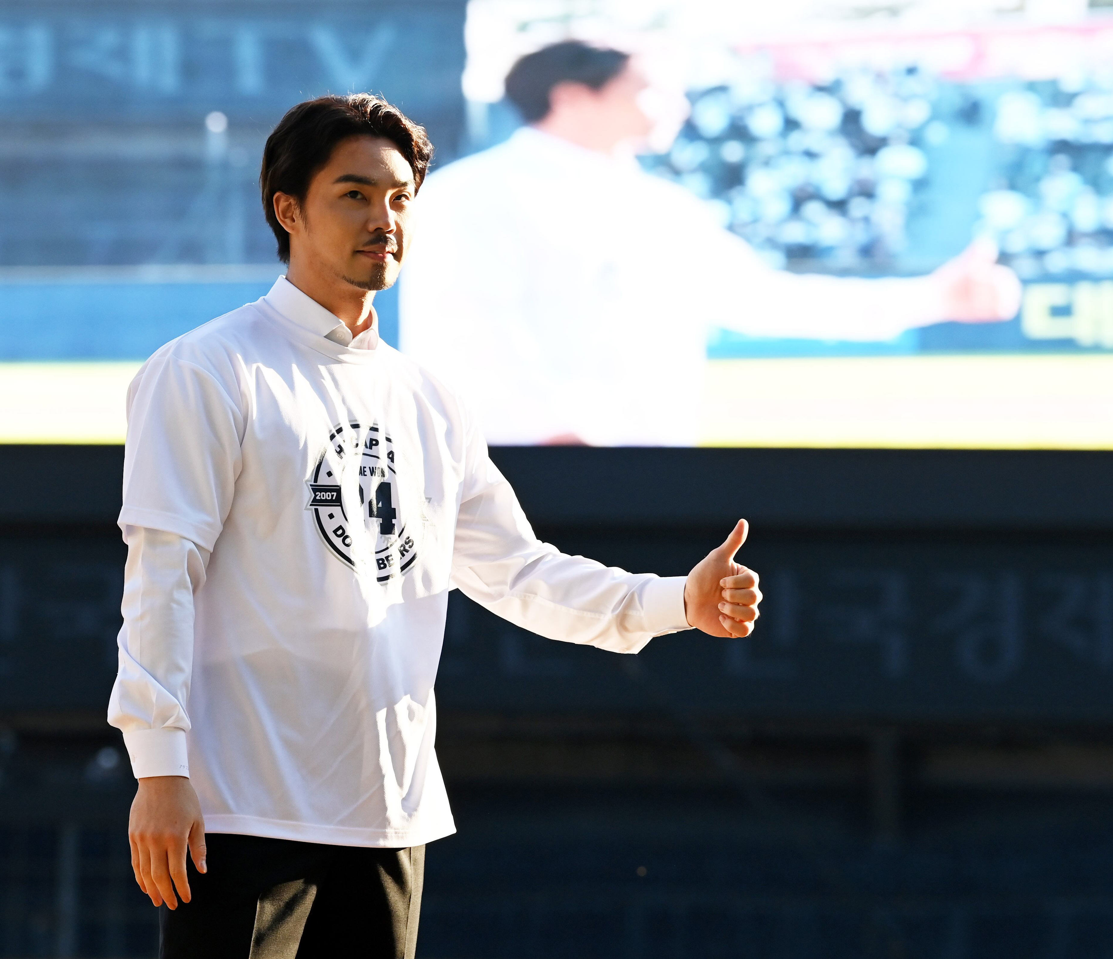 Oh Jae-won sentenced to 1 year 9 months for coercing prescriptions