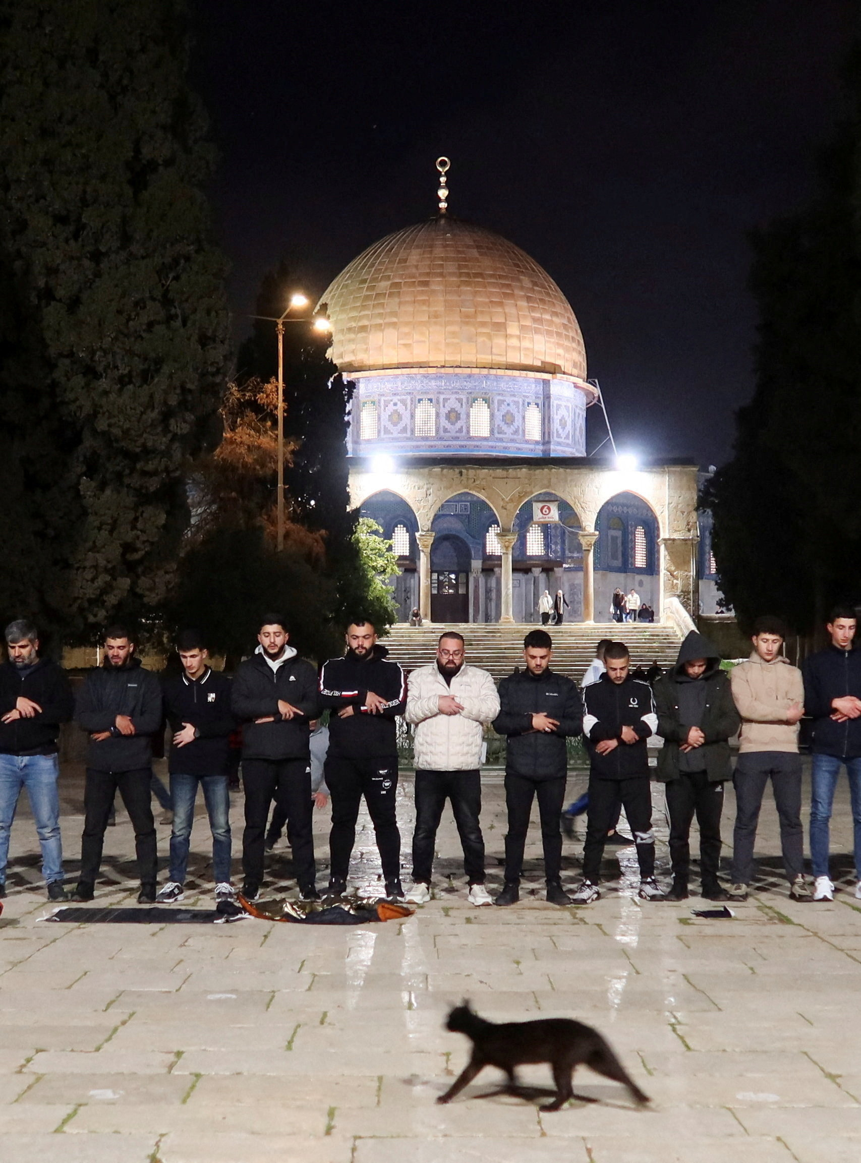 Thousands of Palestinians pray at Al-Aqsa Mosque after Israel’s 40-day ban<br><br>