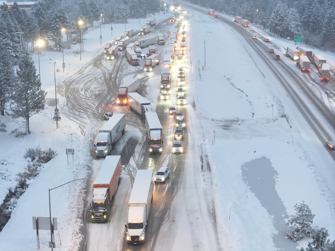 Winter storm watch issued as 4 feet of snow, 90 mph winds approach: 