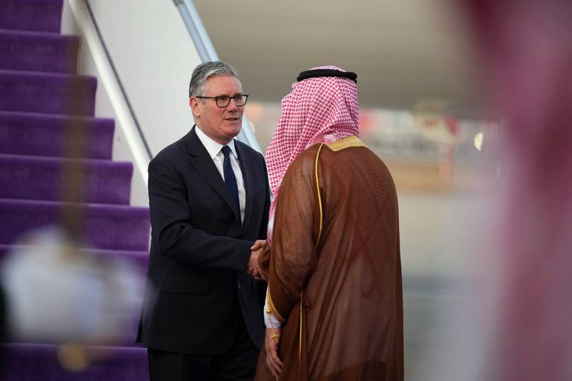 Keir Starmer arrives in Middle East as Trump threatens to rip up ...