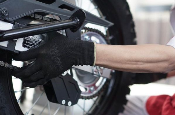 Rantai motor jangan ampe kendor agar irit bensin