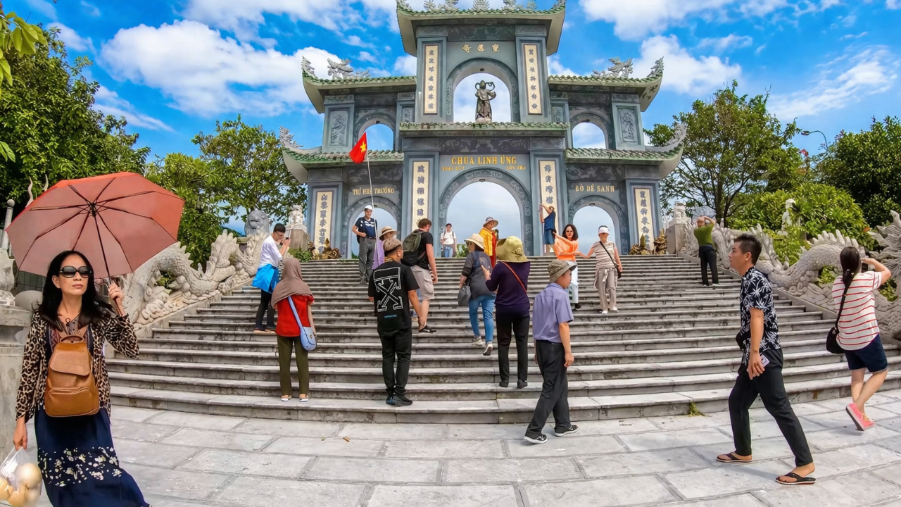 Da Nang Linh Ung Pagoda walking tour temple and views (4K)