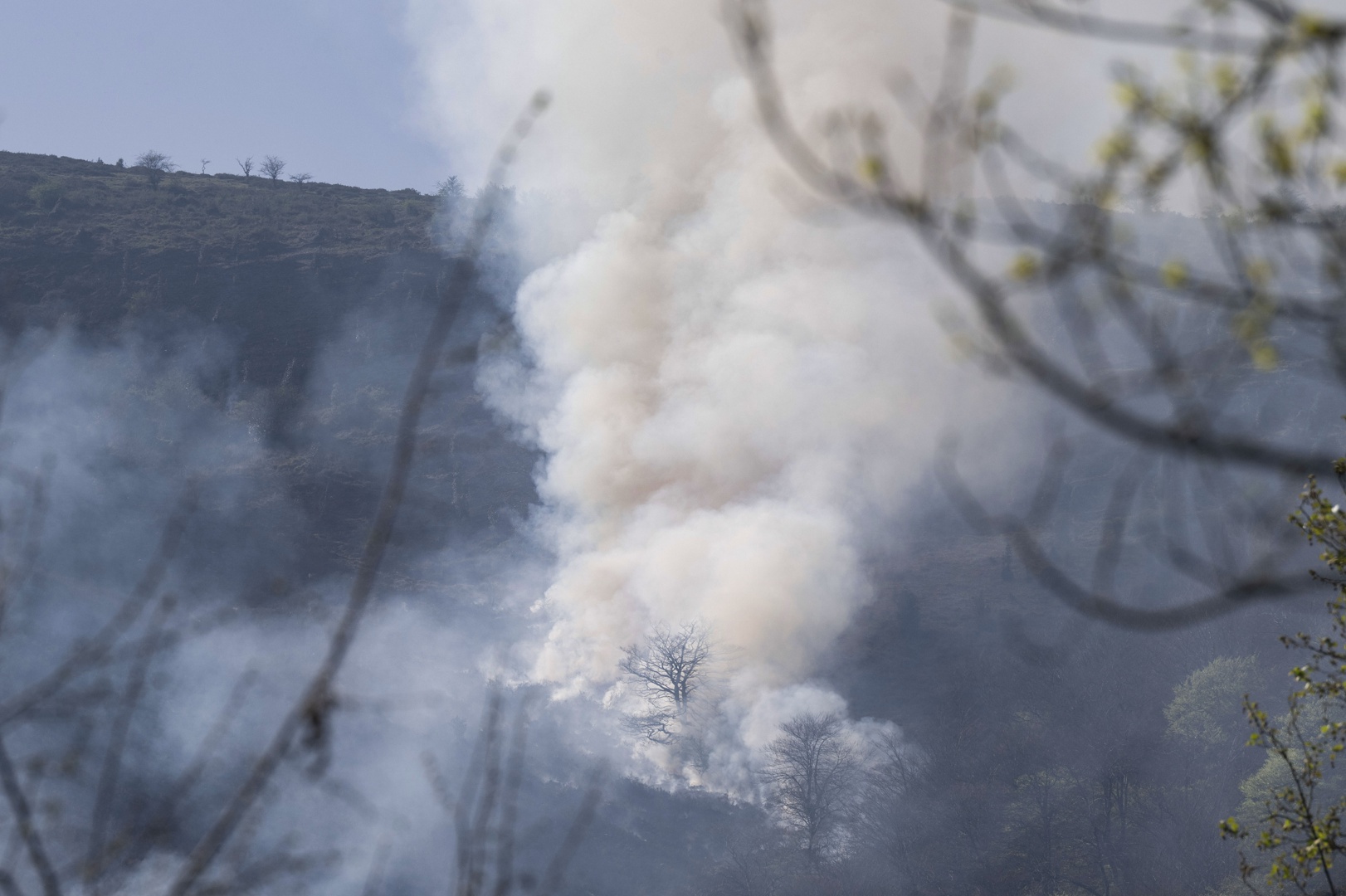 Se reducen a 3 los incendios activos en Asturias y Cantabria, tras días ...