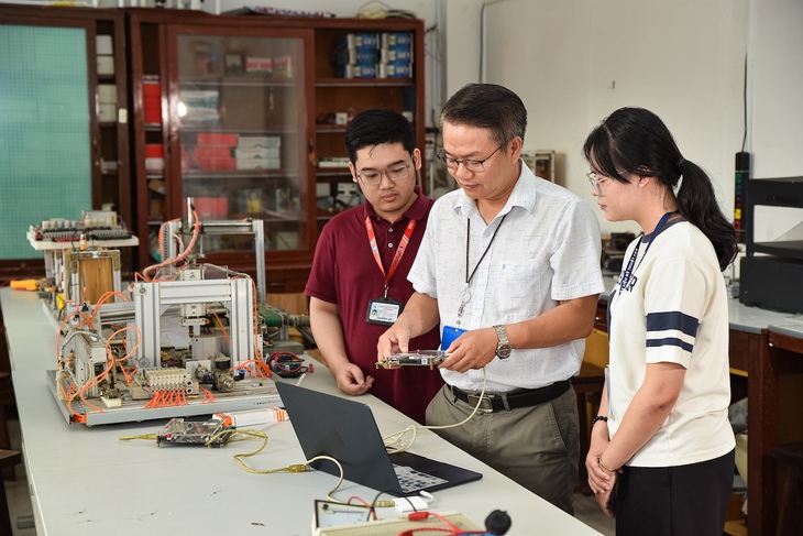 Muốn mở chương trình đại học phải có tối thiểu 7 tiến sĩ, siết mạnh chuẩn đào tạo