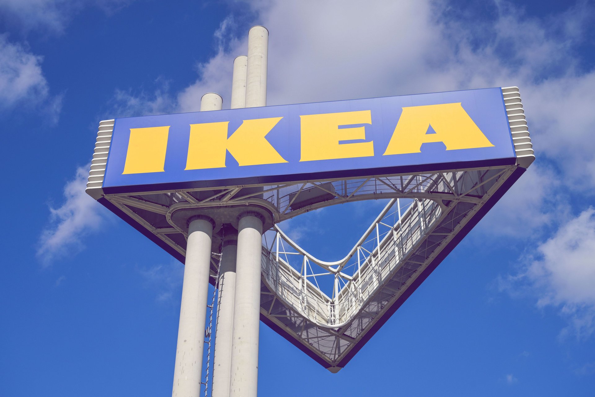 Mit diesem Ikea‑Hack bleibt es an der Terrassentür ordentlich
