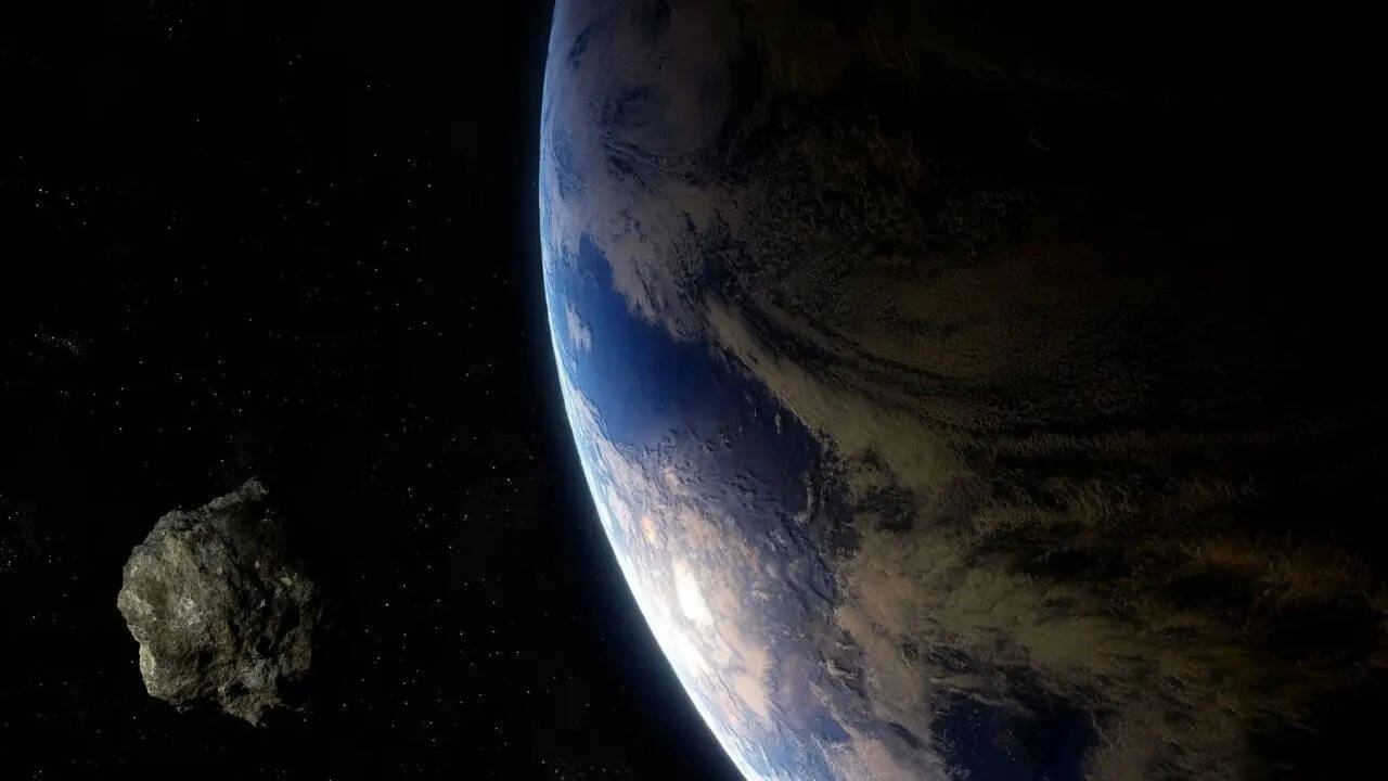 NASA tracks ‘house-sized’ Asteroid 2026 GD passing 156,000 miles from ...